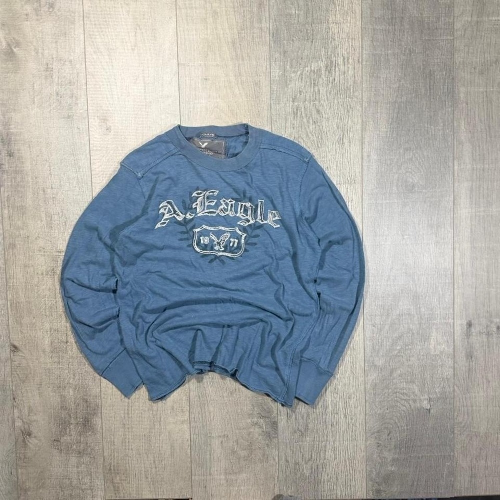 2000s emo grunge blue and white American eagle outfitter long sleeve shirt